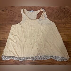 Kenar pale Peach Lace-Trimmed Embroidered Medium Tank Top